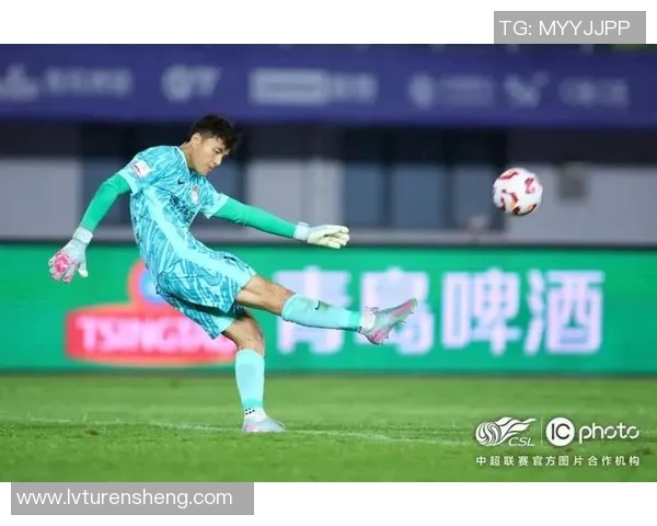 李昊在比赛中上演关键扑救助力球队逆转胜利的精彩瞬间 李昊在比赛中上演关键扑救助力球队逆转胜利的精彩瞬间