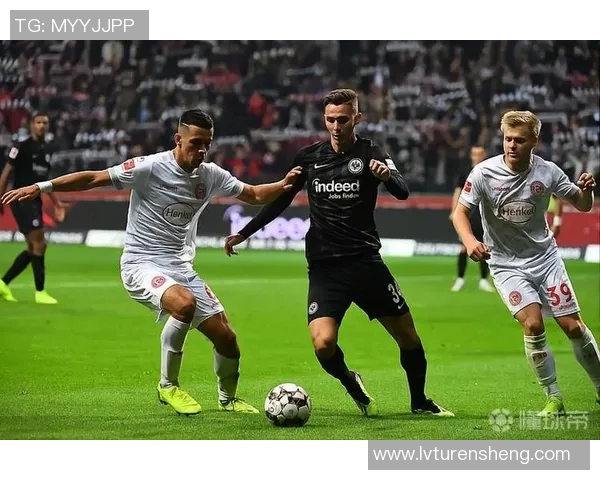 法兰克福球员团结一致续签合同保障稳定