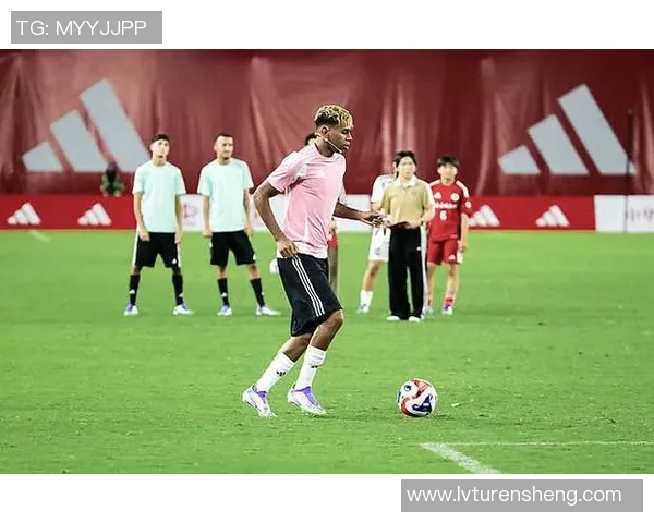 佩德里从青涩少年到足坛金童的辉煌成长之路